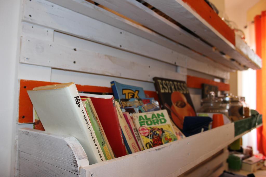Bed 'N Books Bed and Breakfast Sassari Exterior foto